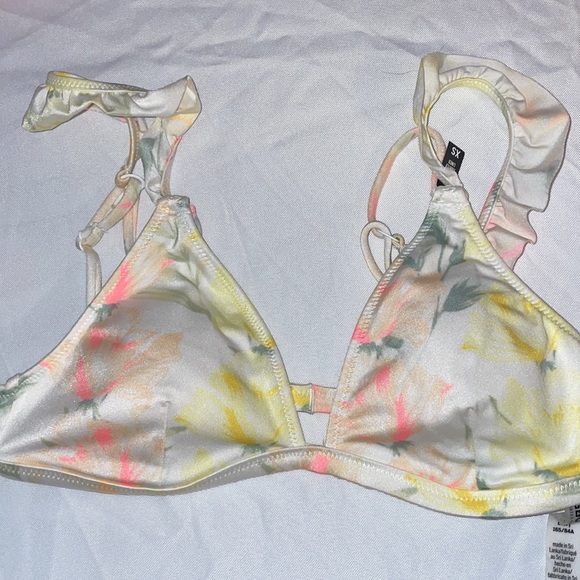 E17- Vs Pink XS swim top - Picture 1 of 3